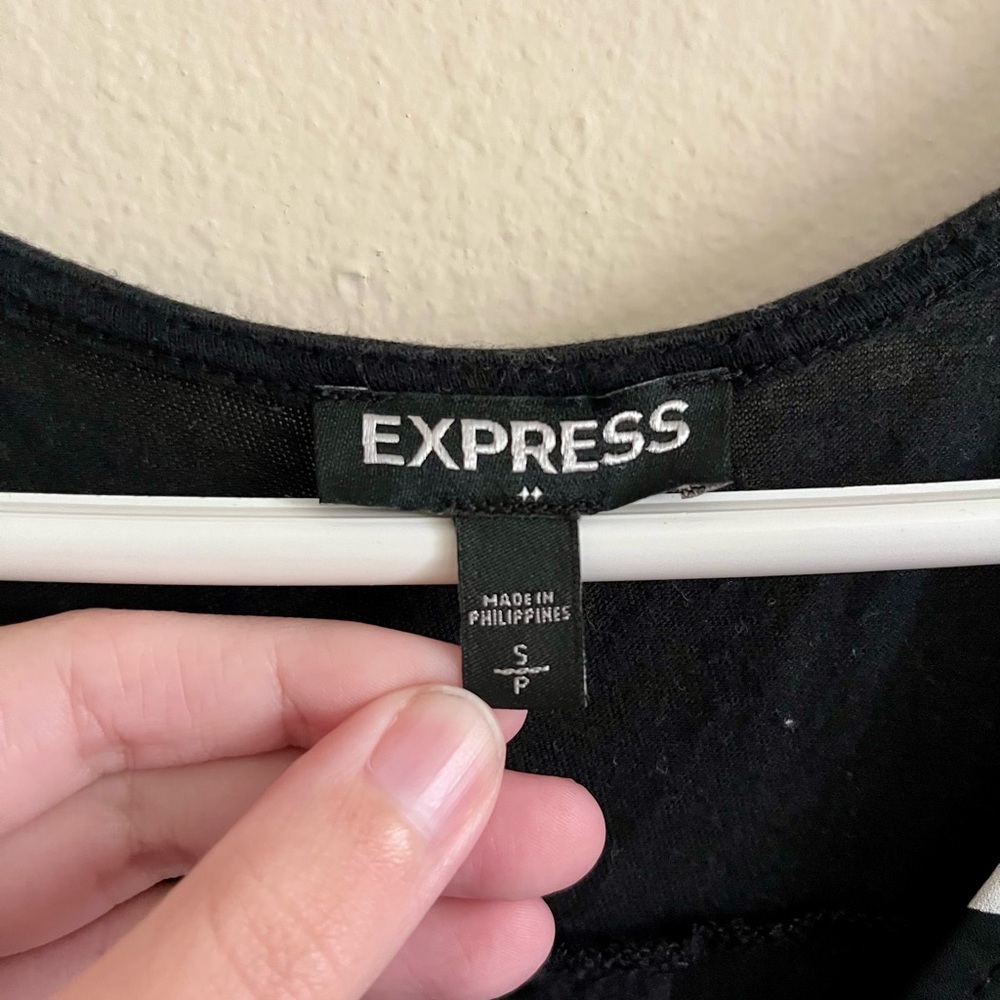 Express Striped Zippered Tank - Picture 4 of 6